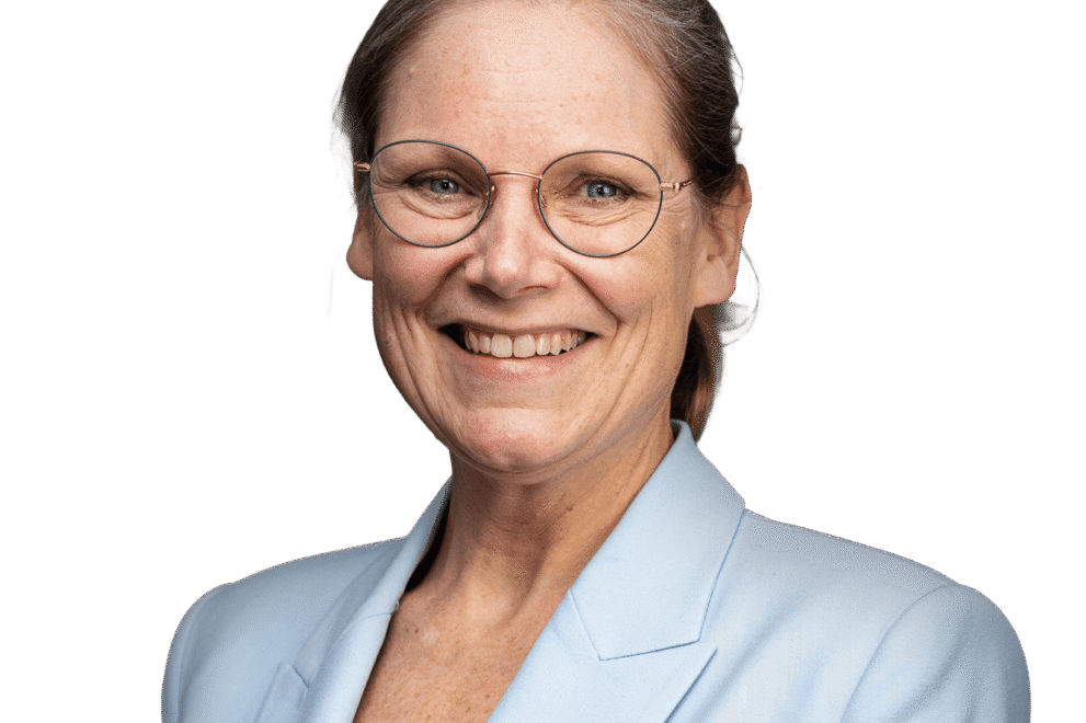 A headshot of Julie Bowman